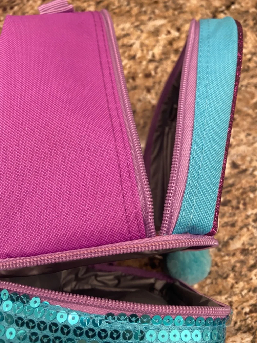 Like new! Disney Frozen  Elsa Anna Insulated Lunch Tote